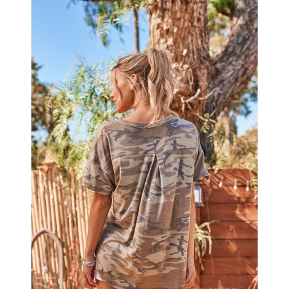 V-Neck Camo Tee Leggings Top Oversized Tees Basic Casual Women’s Tops - Picture 8 of 9
